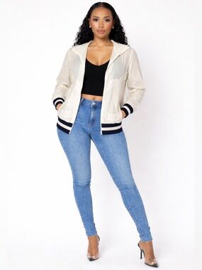 CHANEL white with navy trim windbreaker jacket size 36 (small)